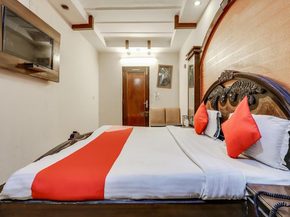 Oyo 27156 Roma Dx Hotel Ню Делхи Екстериор снимка