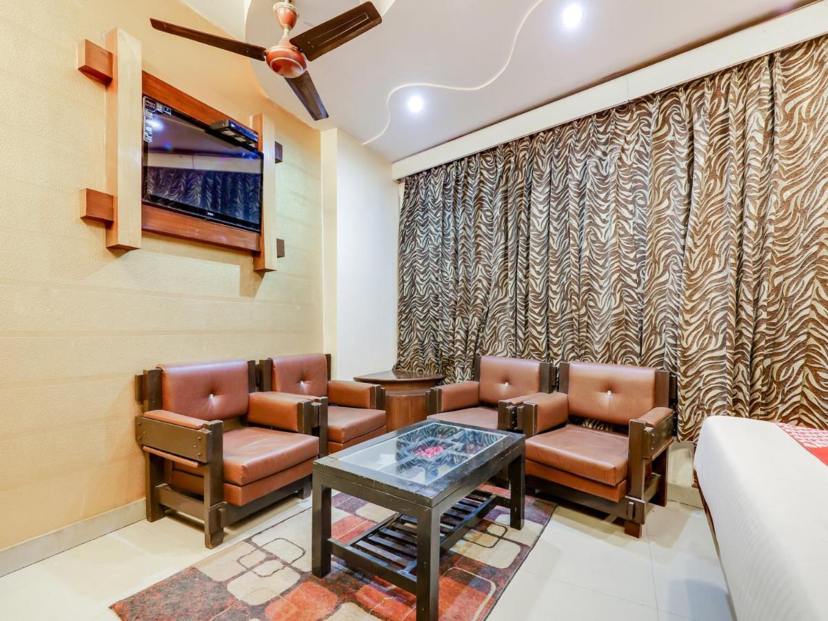 Oyo 27156 Roma Dx Hotel Ню Делхи Екстериор снимка