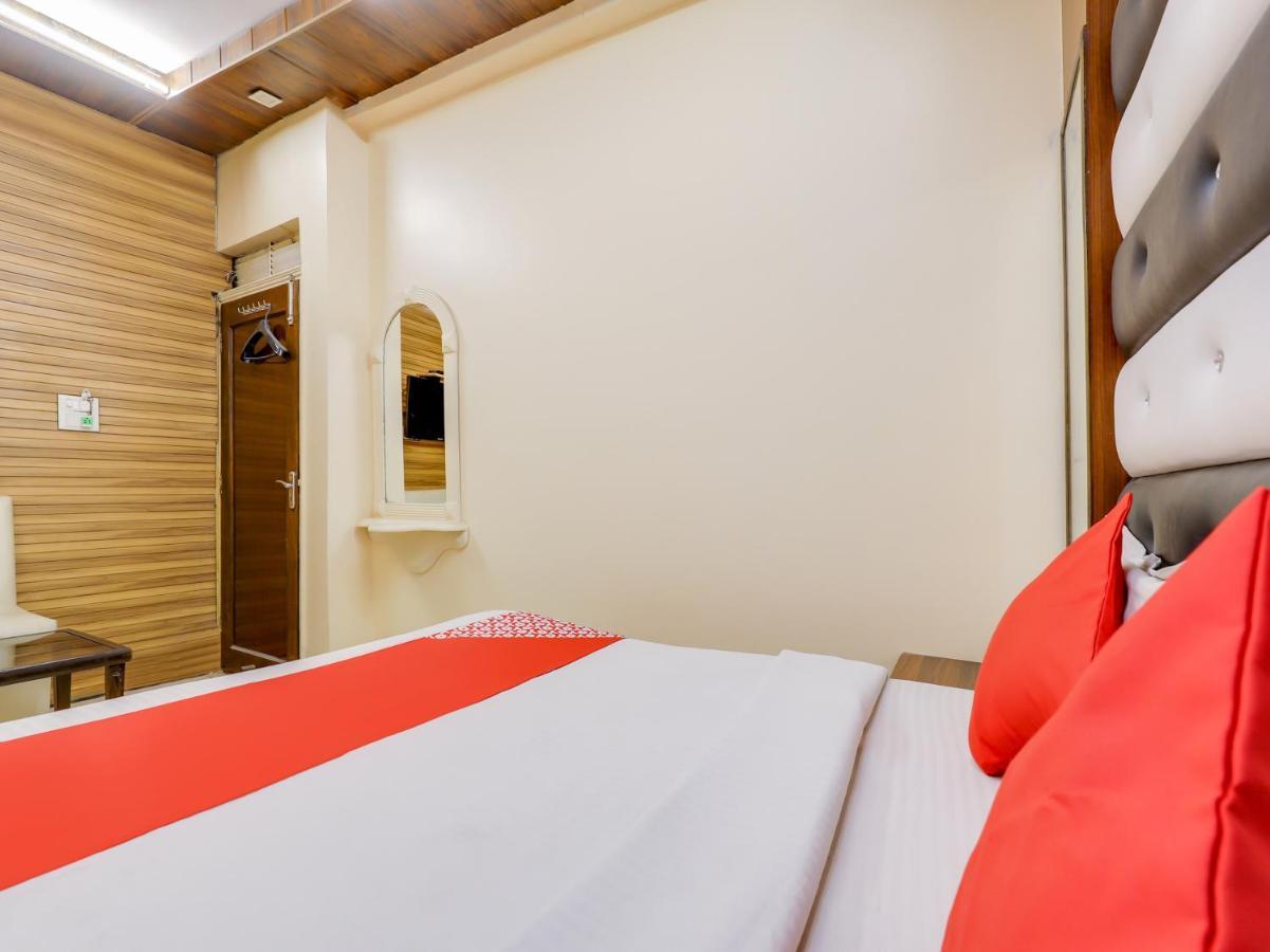 Oyo 27156 Roma Dx Hotel Ню Делхи Екстериор снимка