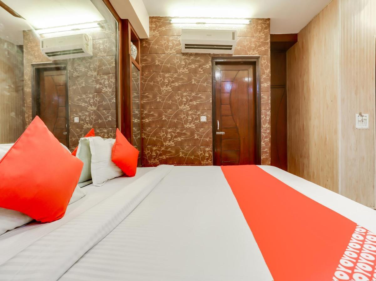 Oyo 27156 Roma Dx Hotel Ню Делхи Екстериор снимка