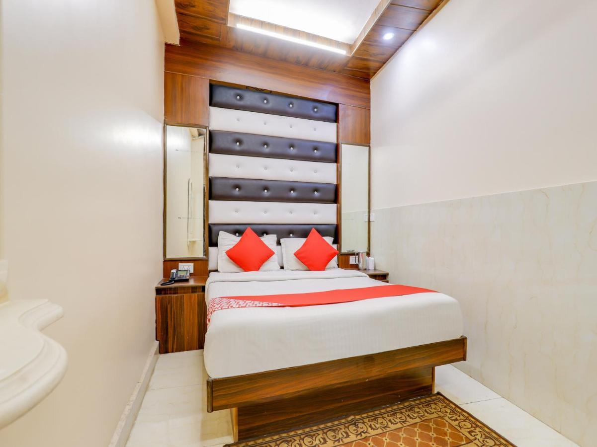 Oyo 27156 Roma Dx Hotel Ню Делхи Екстериор снимка